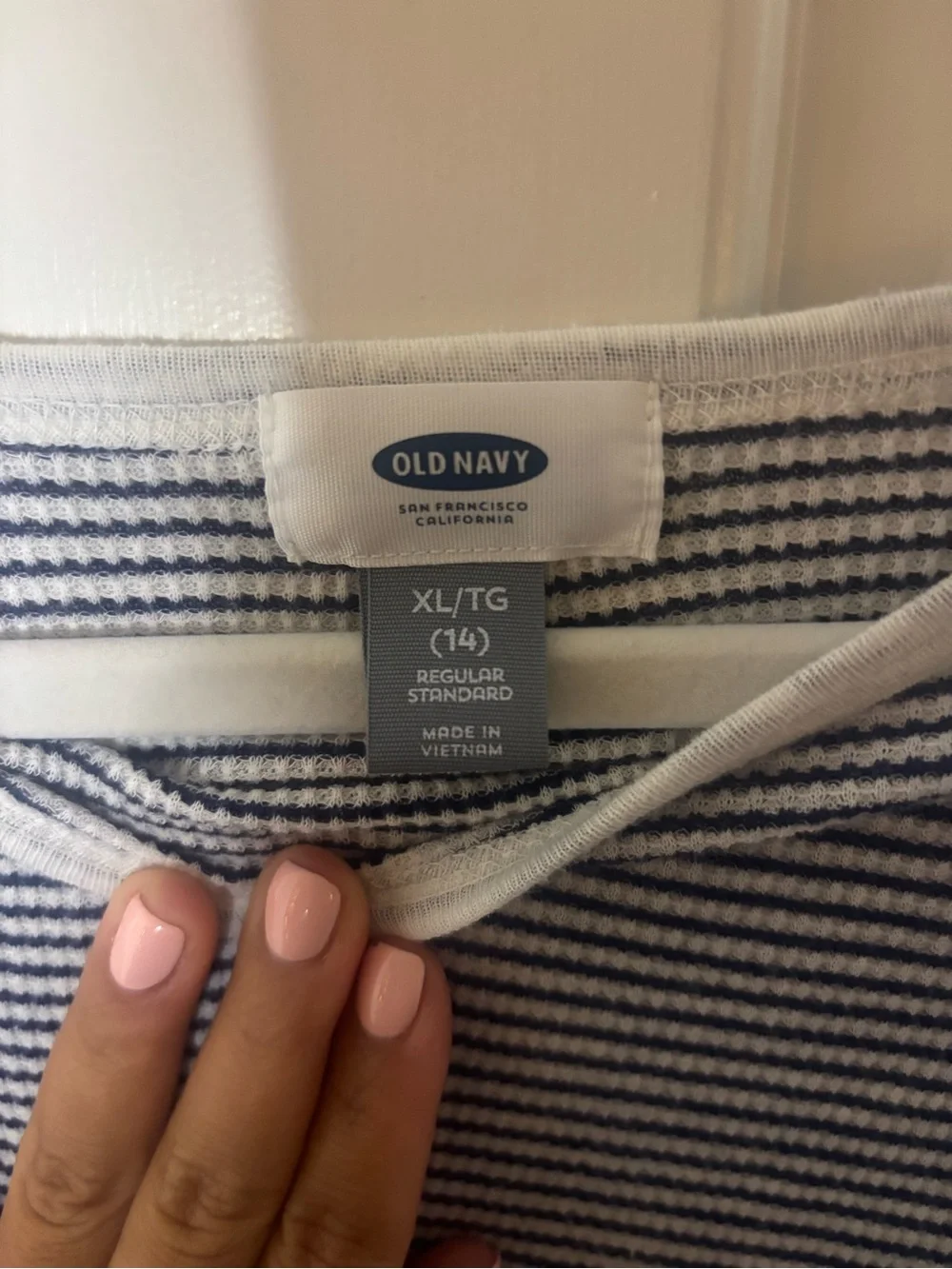 Old Navy Kids Navy & White Striped Tee Shirt size XL